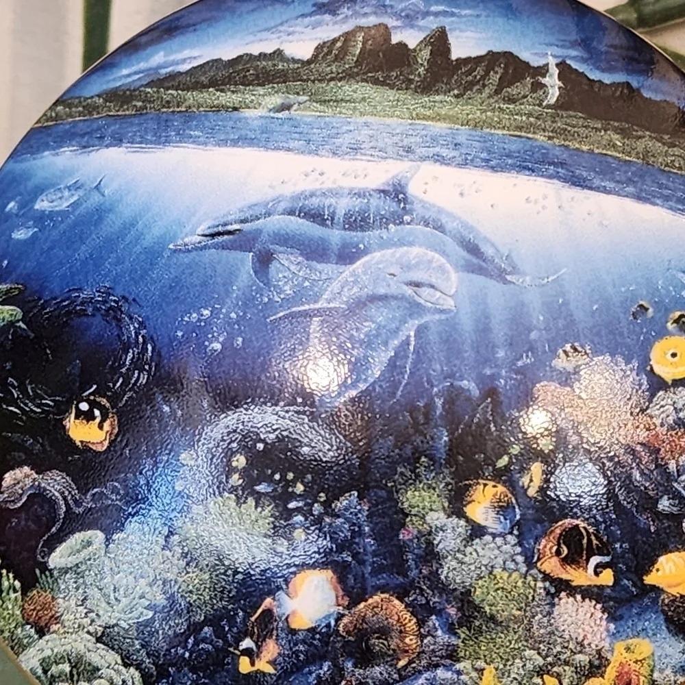Danbury Mint Tropical Wonderland Blue Hawaii Robert Nelson Music Box #B8504